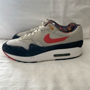 Nike AIR MAX 1 (LIVE TOGETHER PLAY TOGETHER) Great Condition